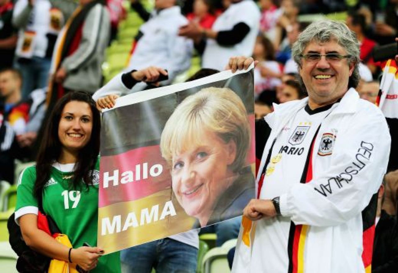 EUROBLOG, ZIUA 15 | Ei sunt adevaratii campioni: suporterii irlandezi si-au vandut un steag de la Euro cu 20.000 €!_18