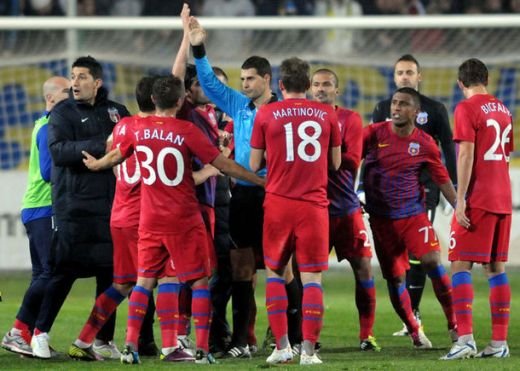 4 jucatori au sanse sa poarte banderola de capitan! Preferatul lui Reghe: Simt ca joc la Steaua de ani de zile