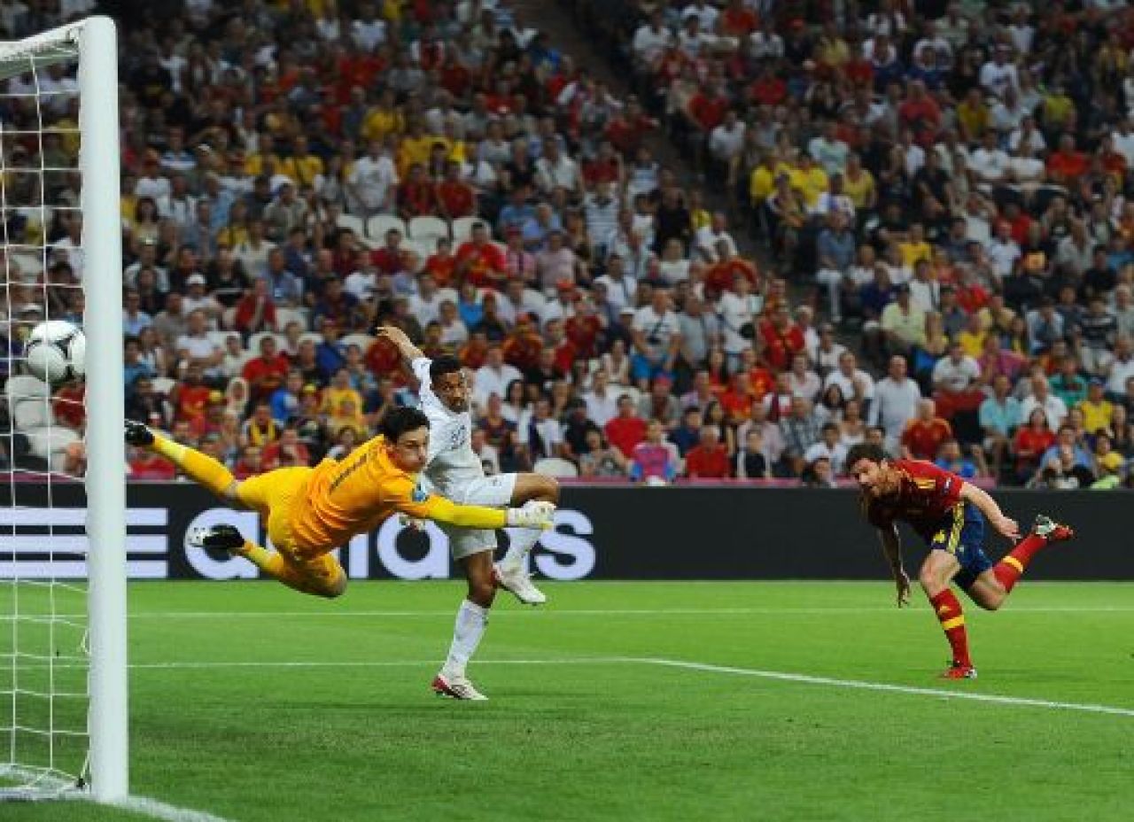 Spania joaca cu Portugalia in semifinale: Spania 2-0 Franta! Tiki-taka s-a transformat intr-o partida de SAH! Xabi Alonso, dubla la meciul 100!_4