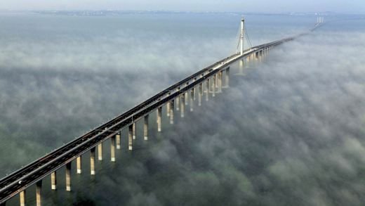 Podul de 2.3 miliarde de dolari care iti taie respiratia! Pare o imagine dintr-un film SF insa e REALITATE: Are 47 km! VIDEO: