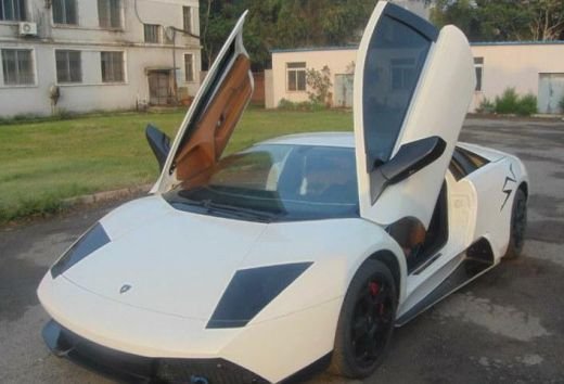 FOTO INCREDIBIL! Ultima MIZERIE made in China! Si-au batut joc de o capodopera de 500.000 de euro! Ce masina crezi ca au clonat acum?_2