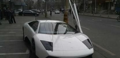 FOTO INCREDIBIL! Ultima MIZERIE made in China! Si-au batut joc de o capodopera de 500.000 de euro! Ce masina crezi ca au clonat acum?_6