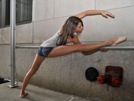 Balerina care a lasat MASCA un oras intreg! Se antreneaza pe strazi in fata tuturor! Vezi ce poate! FOTO: