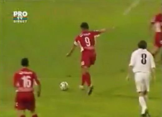 VIDEO Seara in care Niculescu i-a eclipsat pe Raul, ZIDANE si Morientes cu un gol GENIAL! Ce dinamovist o face pe Barca sa planga acum?
