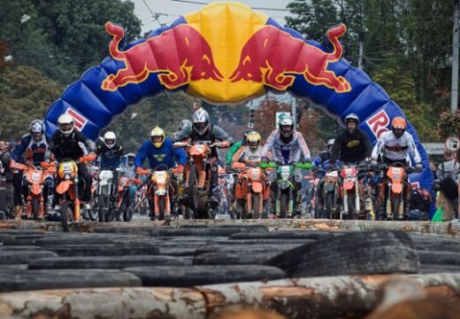 Scene INCREDIBILE in Romania la cel mai nebun raliu enduro din lume! Sambata, la Sport.ro, ai imagini de SENZATIE de la Red Bull Romaniacs