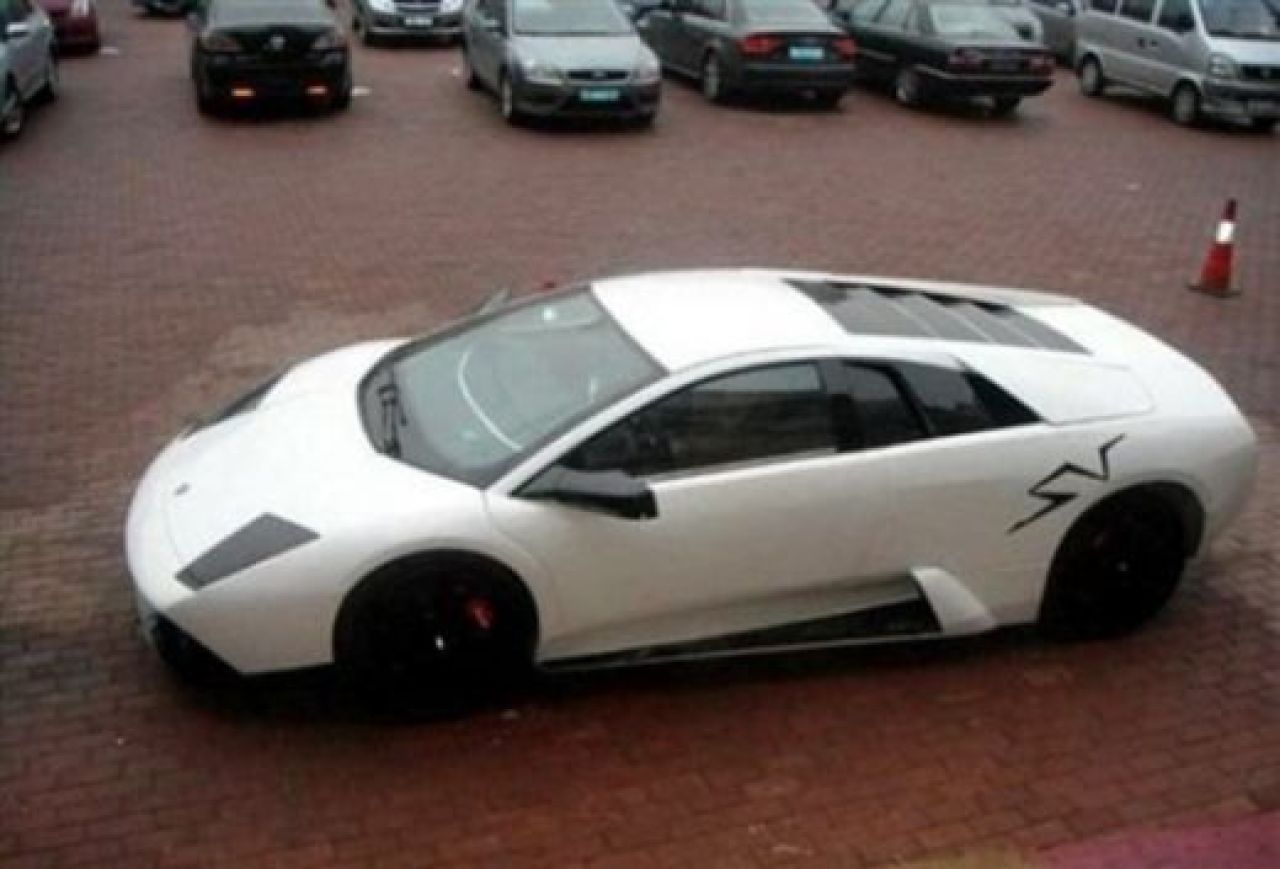 Detaliul care scapa pentru 99% din oameni! Vezi cum poti lua o TEAPA IMENSA cu acest Lamborghini Murcielago! SUPER FOTO_1