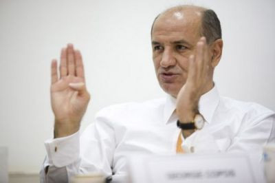 Copos socheaza! Vrea neaparat un fost rapidist, indiferent CAT costa! Vezi ce idol din Giulesti poate reveni in Liga 1