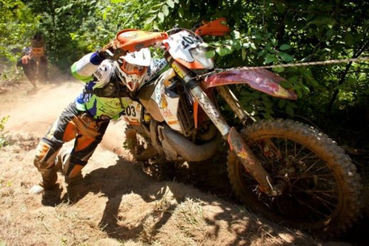 Americanii sunt DISPERATI sa-l vada dupa ce a facut MAGIE in Romania! El e ZEUL care a castigat cel mai tare raliu enduro din lume!_4