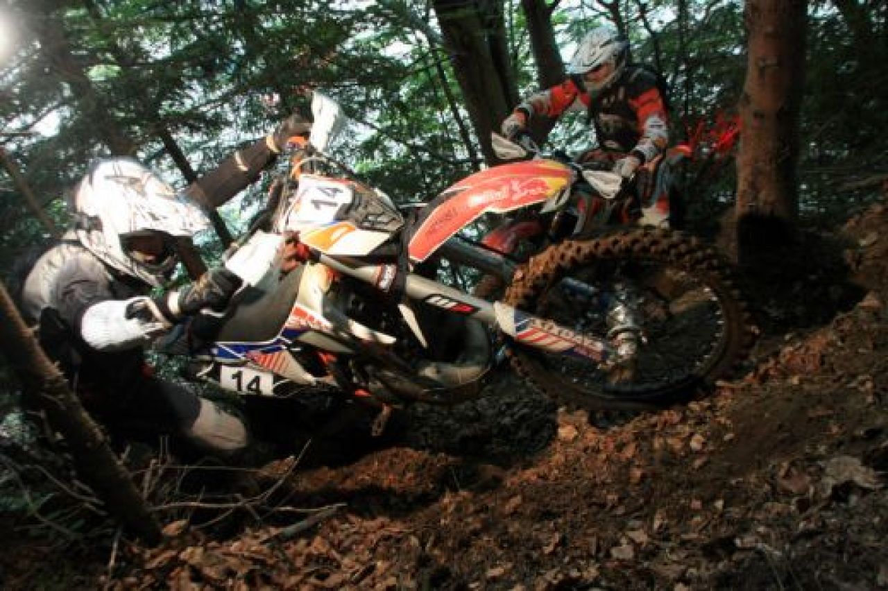 Americanii sunt DISPERATI sa-l vada dupa ce a facut MAGIE in Romania! El e ZEUL care a castigat cel mai tare raliu enduro din lume!_5
