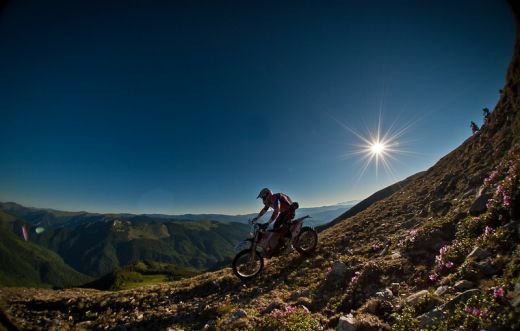Americanii sunt DISPERATI sa-l vada dupa ce a facut MAGIE in Romania! El e ZEUL care a castigat cel mai tare raliu enduro din lume!_6