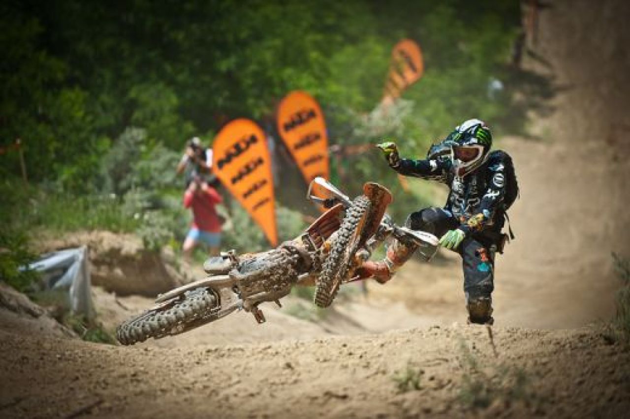 Americanii sunt DISPERATI sa-l vada dupa ce a facut MAGIE in Romania! El e ZEUL care a castigat cel mai tare raliu enduro din lume!_8