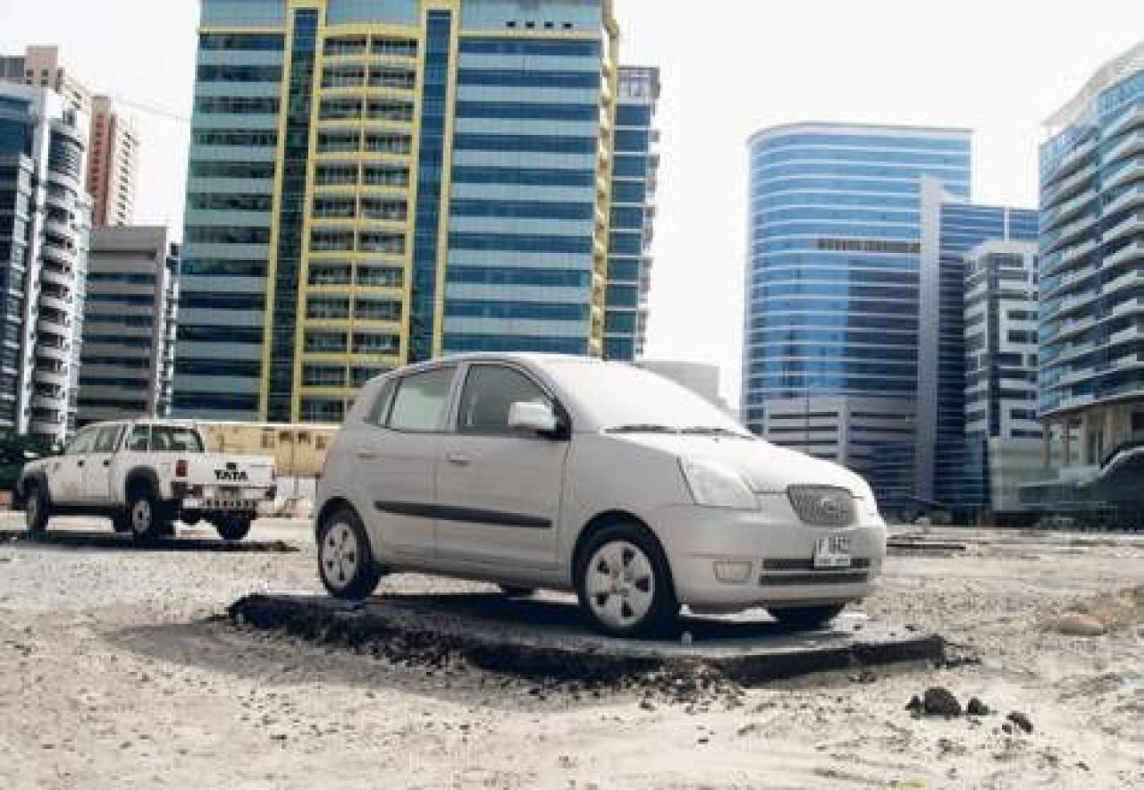 Imagini SENZATIONALE! Dubai, paradisul masinilor ABANDONATE! Motivul pentru care strazile sunt pline de bolizi parasiti:_3