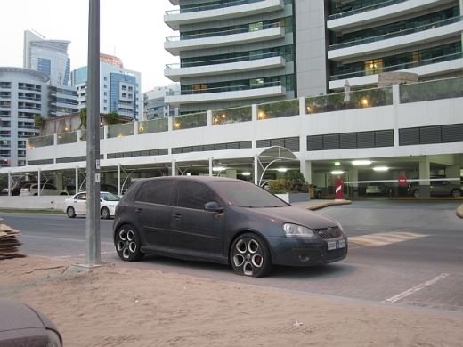 Imagini SENZATIONALE! Dubai, paradisul masinilor ABANDONATE! Motivul pentru care strazile sunt pline de bolizi parasiti:_9