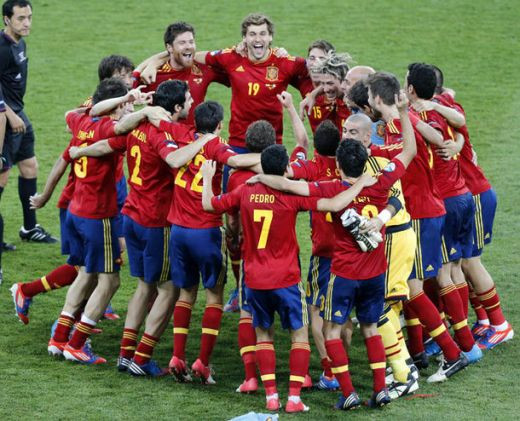 VIDEO: Nimeni nu se astepta la asta! SECRETUL INTUNECAT al Spaniei! Ce ajutor INCREDIBIL a primit nationala lui Del Bosque ca sa castige Euro: