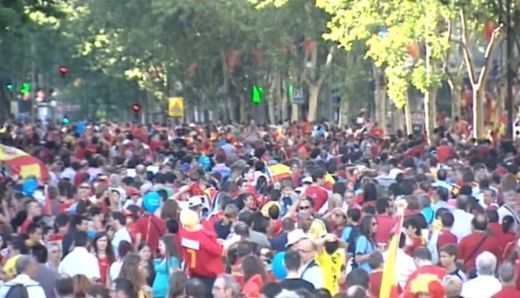 ACUM LIVE VIDEO! Campionii europeni sarbatoresc ACUM in piata Cibeles! Vezi NEBUNIA de la Madrid_2