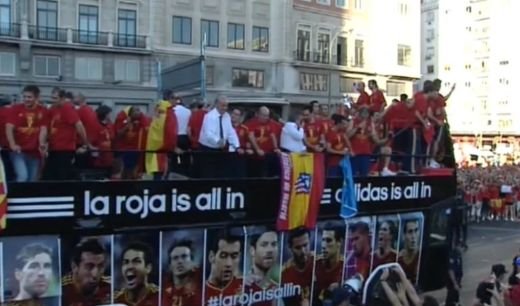 ACUM LIVE VIDEO! Campionii europeni sarbatoresc ACUM in piata Cibeles! Vezi NEBUNIA de la Madrid_5