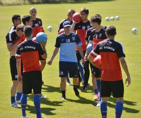 Piturca, impresionat de antrenamentele lui Reghe: "Se lucreaza serios" Ce zice de 'nationala de stelisti' propusa de Gigi: