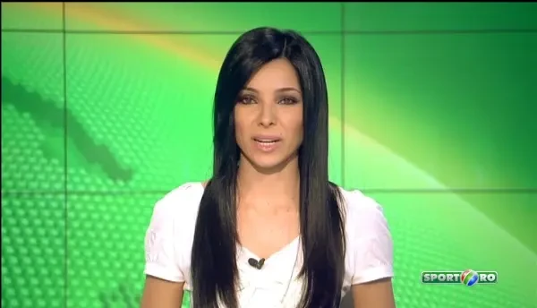 Flacara olimpica nu calatoreste doar pe sosea in drumul ei spre Londra. La Coventry a fost adusa ca in filmele cu James Bond!