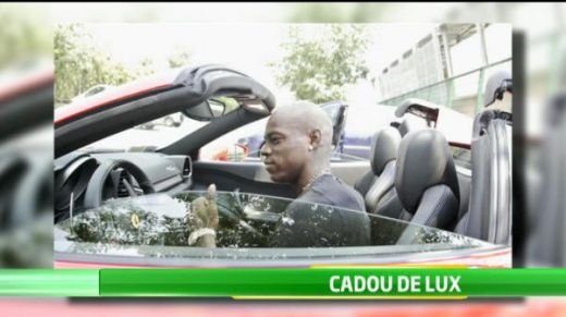 Balotelli si-a sters lacrimile IMEDIAT cand a vazut asta! A primit un super CADOU de la parintii lui!