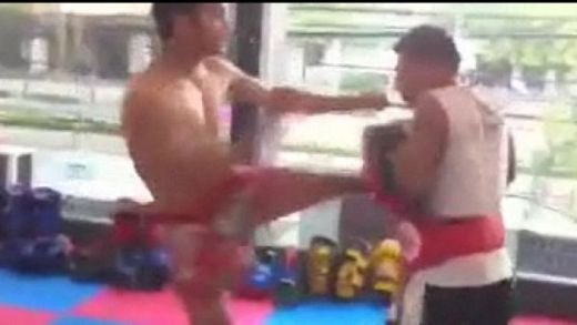 VIDEO HALUCINANT! Record mondial in K1! Nebunul asta SIGUR s-a DROGAT inainte sa faca asta! Cum isi ameninta adversarul cu MOARTEA