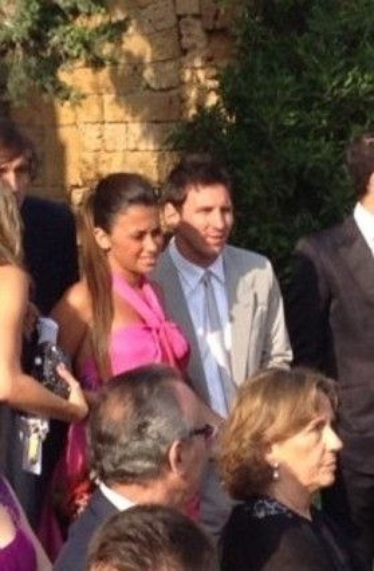 FOTO Aparitie SURPRIZA la nunta lui Iniesta! SECRETUL pe care Messi n-a mai putut sa-l ascunda! Imaginea zilei in Spania:_2