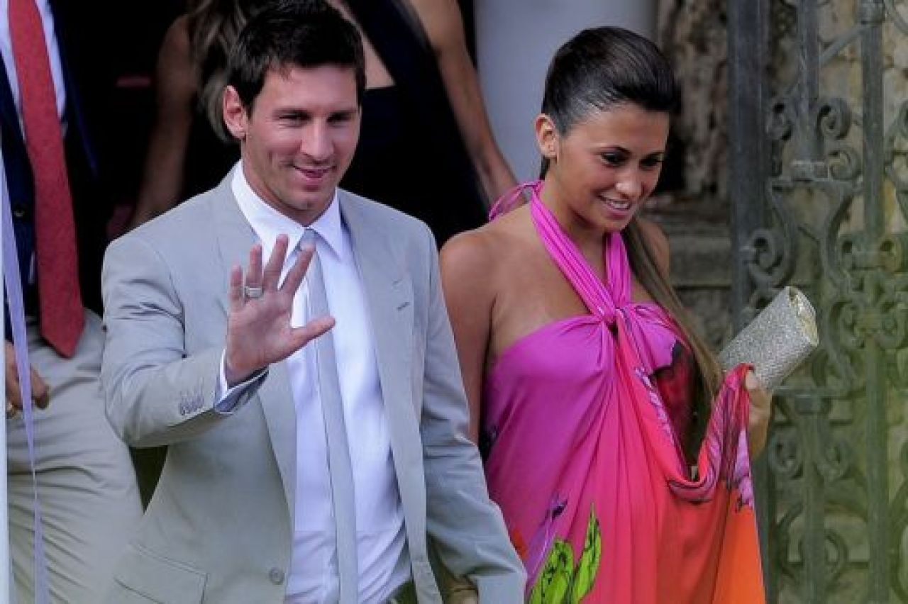 FOTO Aparitie SURPRIZA la nunta lui Iniesta! SECRETUL pe care Messi n-a mai putut sa-l ascunda! Imaginea zilei in Spania:_4