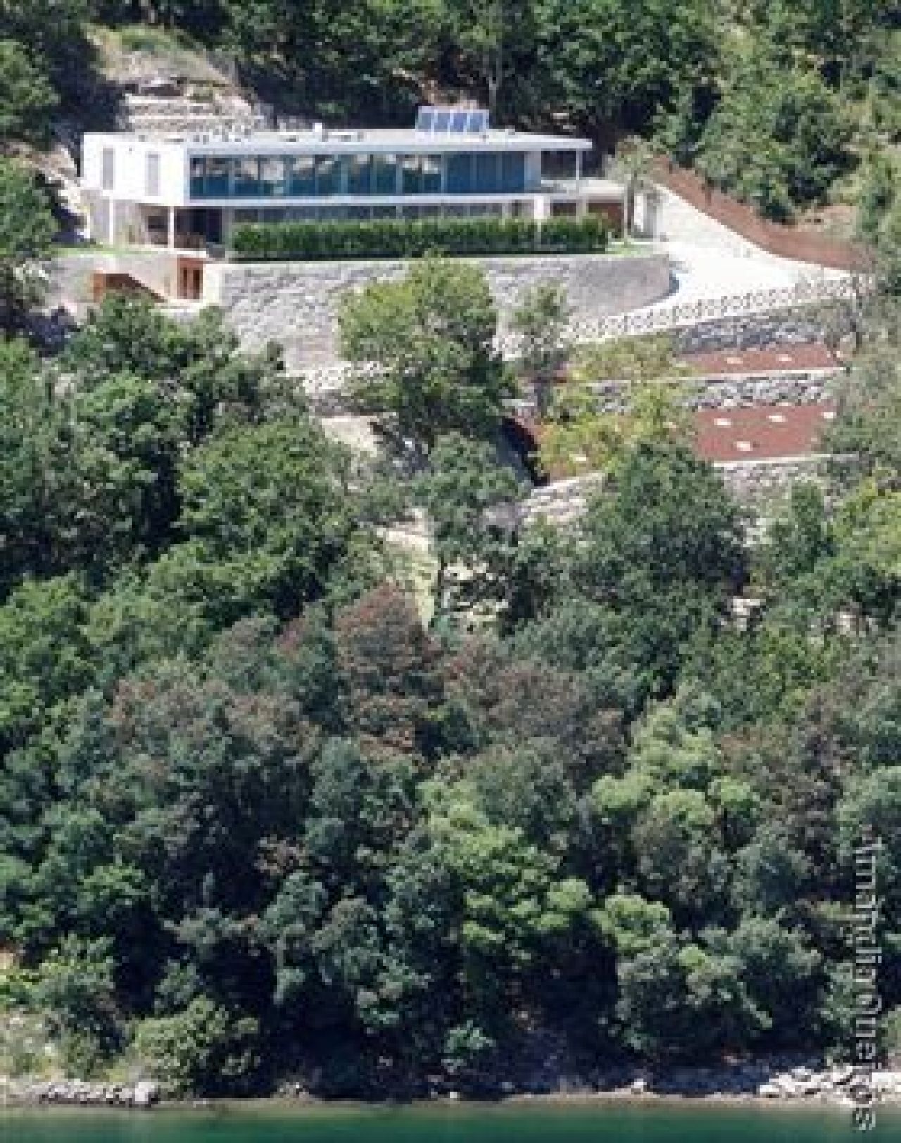 FOTO Cristiano Ronaldo s-a IZOLAT in Portugalia! Si-a facut casa de 4 mil. euro la care ajunge DOAR cu elicopterul!_3