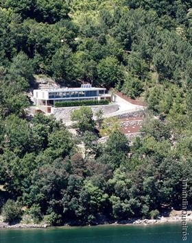 FOTO Cristiano Ronaldo s-a IZOLAT in Portugalia! Si-a facut casa de 4 mil. euro la care ajunge DOAR cu elicopterul!_6