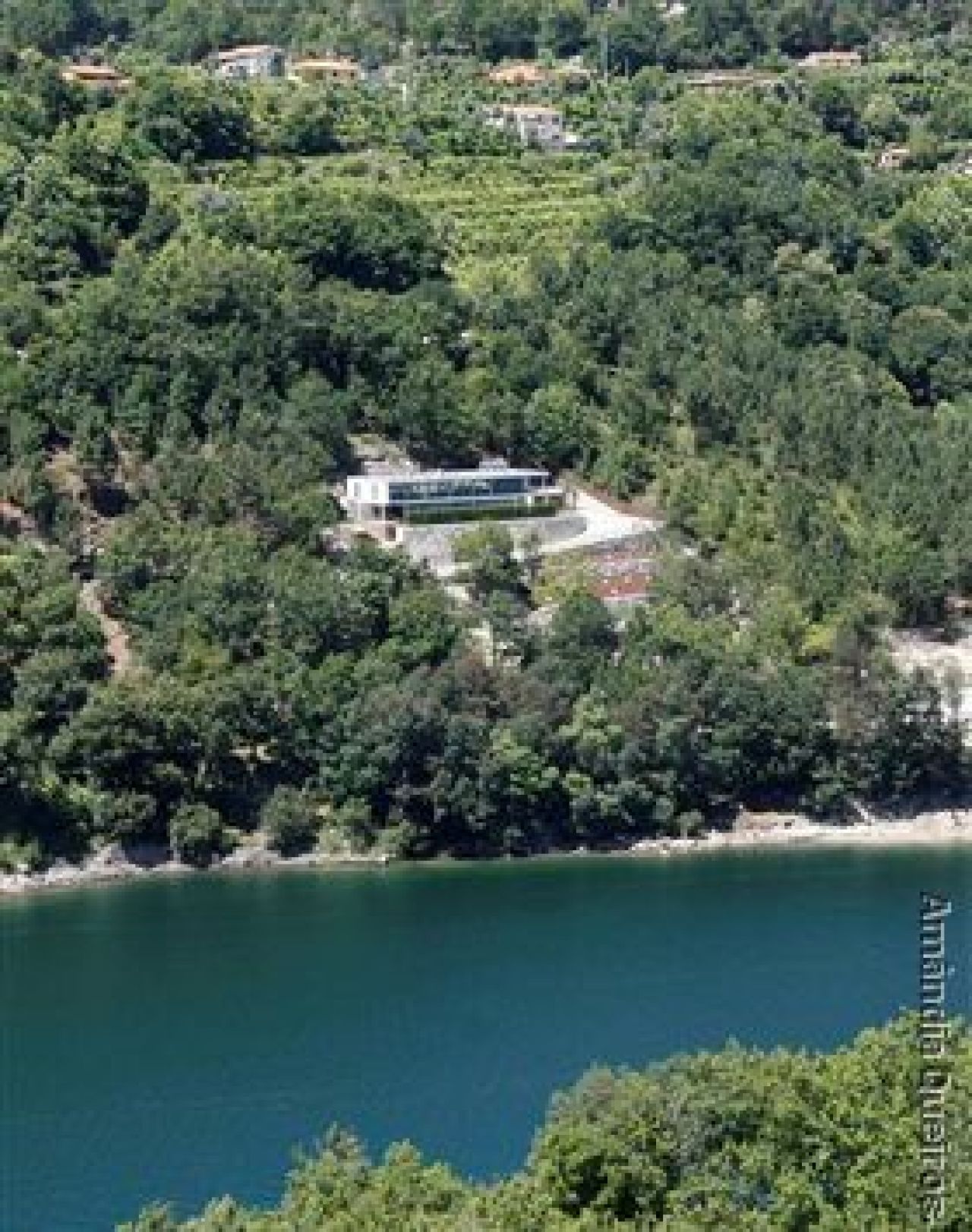 FOTO Cristiano Ronaldo s-a IZOLAT in Portugalia! Si-a facut casa de 4 mil. euro la care ajunge DOAR cu elicopterul!_12
