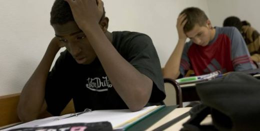 LECTIE pentru pustii din Romania! Juniorii din Franta au luat note la BAC peste media nationala! Ce echipe pregatesc adevarate GENII!