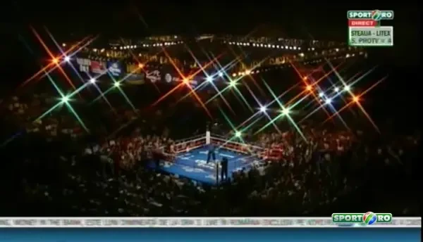 EL e noul REGE in box! Omul care visa la meciul cu Mayweather a fost DEVASTAT de loviturile adversarului! Cine e noul campion mondial: VIDEO BRUTAL