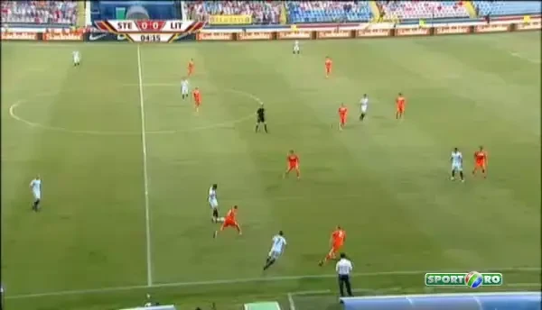 Dumitras are prima ocazie a meciului in minutul 5