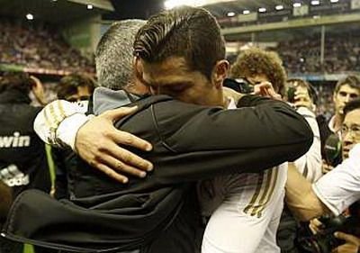 Mourinho anunta ca a facut cel mai TARE transfer din 2012! Ii este foarte FOAME! Seicii MILIARDARI n-au reusit sa puna mana pe el!