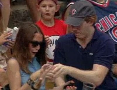VIDEO SENZATIONAL! O femeie a reusit o faza INCREDIBILA pe un stadion! Cum a prins o minge!