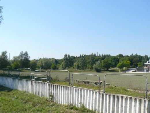 FOTO FABULOS! Mai rau de atat NU se poate! N-ai vazut niciodata asa ceva! Cum arata stadioanele in Moldova_9