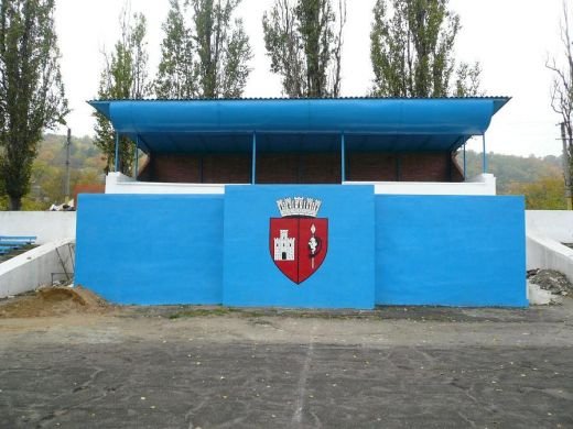 FOTO FABULOS! Mai rau de atat NU se poate! N-ai vazut niciodata asa ceva! Cum arata stadioanele in Moldova_11
