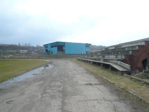 FOTO FABULOS! Mai rau de atat NU se poate! N-ai vazut niciodata asa ceva! Cum arata stadioanele in Moldova_14