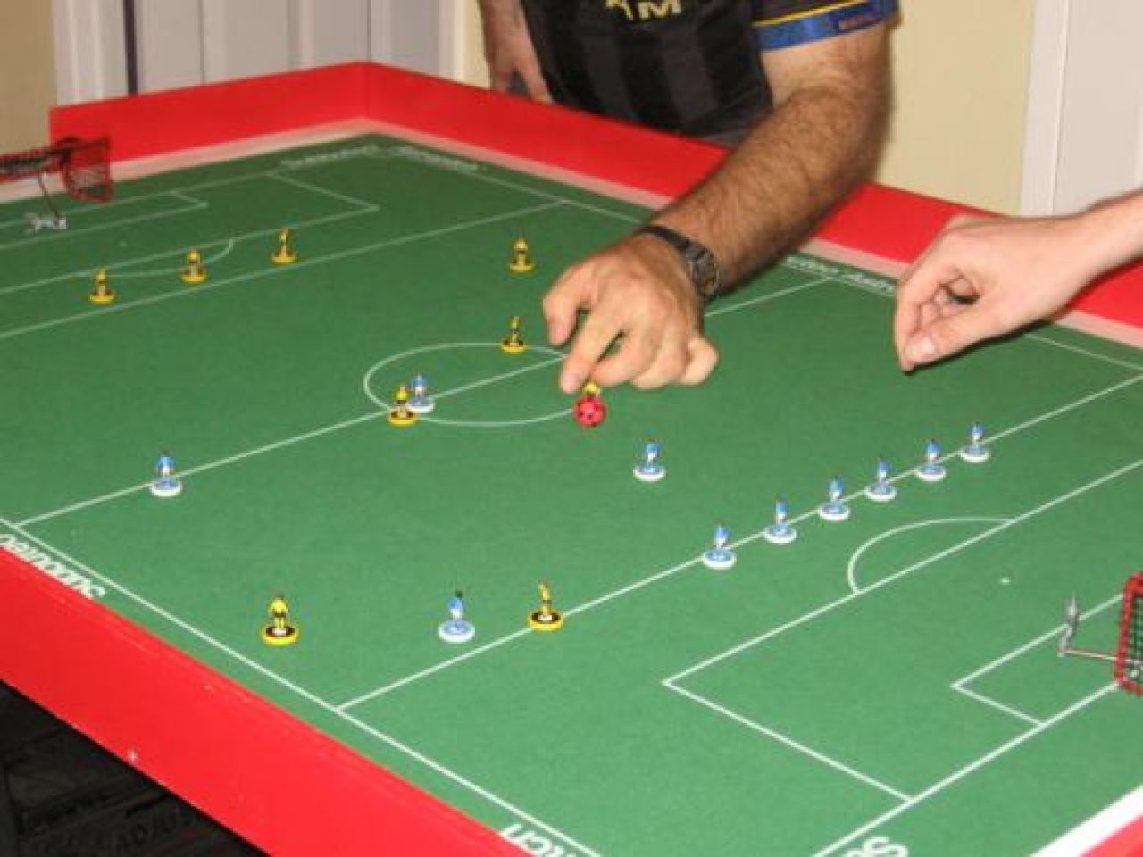GE-NI-AL! A aparut si Fifa pentru BATRANEI! :) Vezi cum arata jocul care il va tine in casa pe bunicul tau: _7