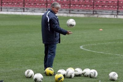 CRIZA la Cluj! Andone e disperat! Opt jucatori nu prind Liga! Cine a fost sarit din schema si ce mutari neasteptate trebuie sa faca CFR: