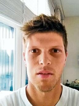 Huntelaar i-a socat pe fani! A aparut pe Twitter cu fata UMFLATA: Arat ca un hamster! Ce s-a intamplat cu atacantul de 20.000.000 de euro al lui Schalke: