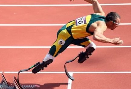 Pistorius a scris istorie la Olimpiada: a alergat FARA PICIOARE alaturi de oameni normali si s-a calificat in semifinale! Declaratia EMOTIONANTA data dupa cursa: