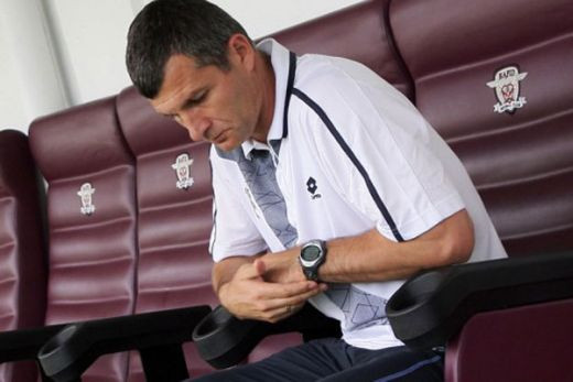 SCANDAL la Rapid: jucatorii nu-l mai vor pe Sabau! Echipe este aproape de colaps dupa doar 5 meciuri! VIDEO