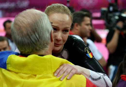 FOTO GESTUL IMPRESIONANT al Sandrei Izbasa! I-a dat medalia de AUR unui om GENIAL! Faza zilei la Londra: