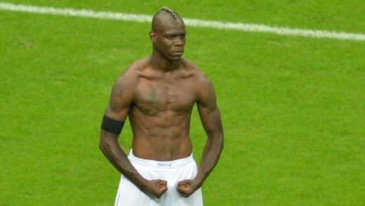 DEMENTIAL! Balotelli face senzatie la Jocurile Olimpice! Vezi SHOW-ul facut de italian in probele de atletism :)