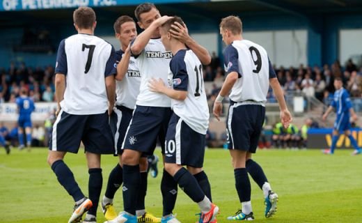 FOTO INCREDIBIL! Au 140 de ani si 54 de titluri in palmares, acum joaca pe CAMP! Goian  a debutat cu Rangers in liga a PATRA! Vezi ce au facut:_7