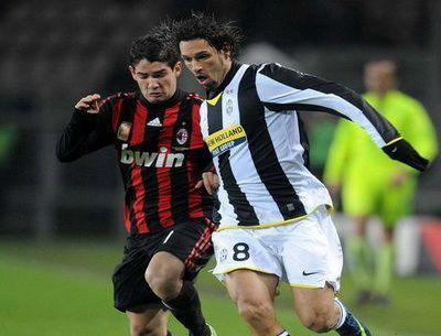 VIDEO Milan e la PAMANT! Juventus a SPULBERAT-O la ea acasa in trofeul Berlusconi! Vezi cele 5 goluri