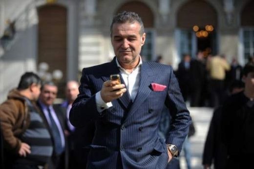 Reghe e The Special One ! Lui Gigi nu-i vine sa creada: 15 antrenori se uita la el ca la un MAESTRU!