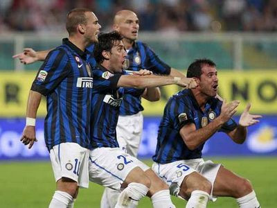 Porumboiu vrea sa plece la lupta cu 20.000 de oameni in spate! Preturi accesibile la meciul cu Inter. Cat costa sa-i vezi pe Sneijder si Maicon?