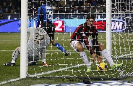 Ba, cu cine mai jucam anul asta? Vestea care i-a INGROZIT pe fanii lui Milan! Italienii au pierdut un jucator de 29 de milioane de euro!