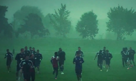 ALERTA la Steaua! Reghe si-a pus mainile in cap! Daca ploua, stelistii se intorc in carje acasa! Vezi s-a intamplat aseara, la antrenament! VIDEO